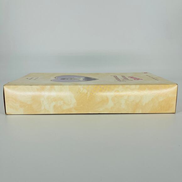 Sentimental Valentine Hallmark Special Edition Mattel Barbie Doll 16536 - NRFB - Picture 10 of 15